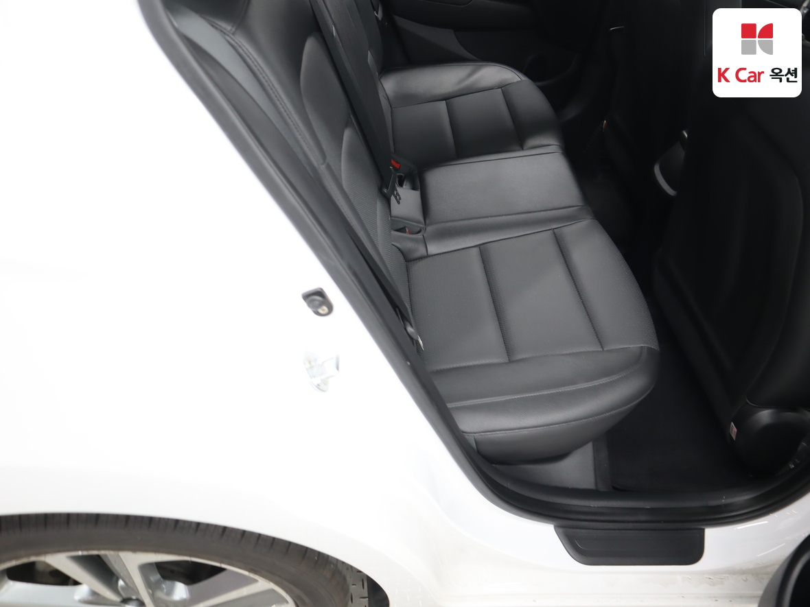 Hyundai Elantra 2018 - Image 26