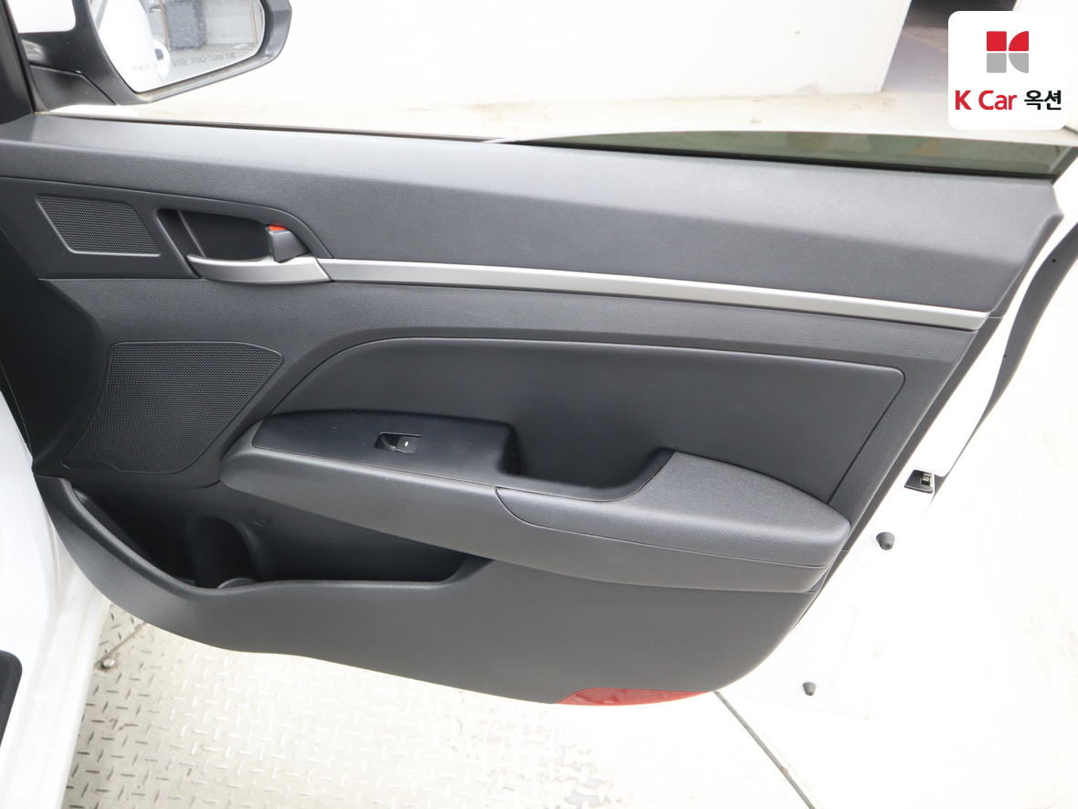 Hyundai Elantra 2018 - Image 27