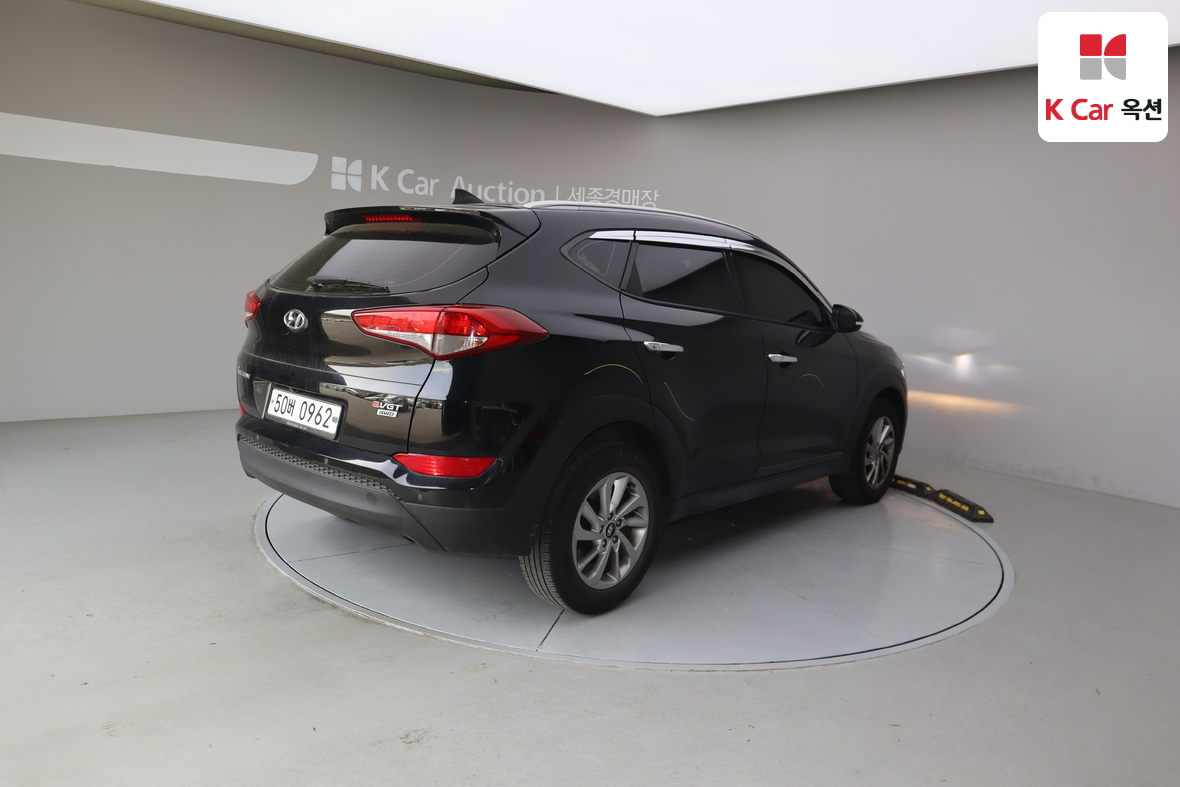 Hyundai Tucson - 2