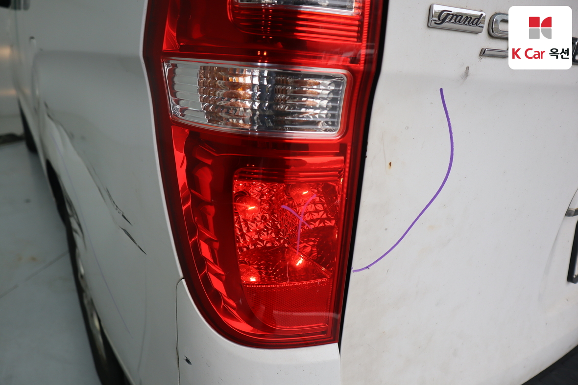 Hyundai Grand Starex - 39
