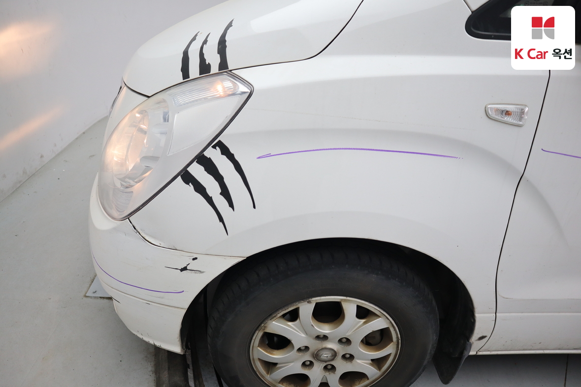 Hyundai Grand Starex - 32