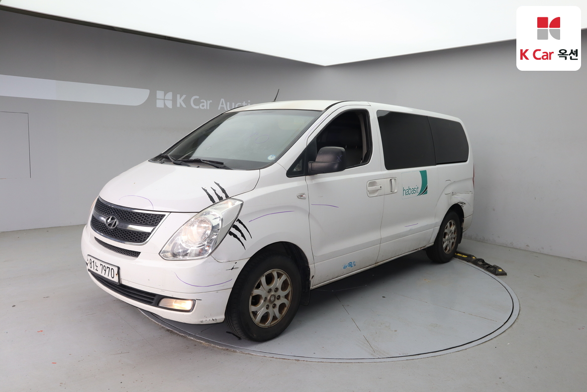 Hyundai Grand Starex - 1