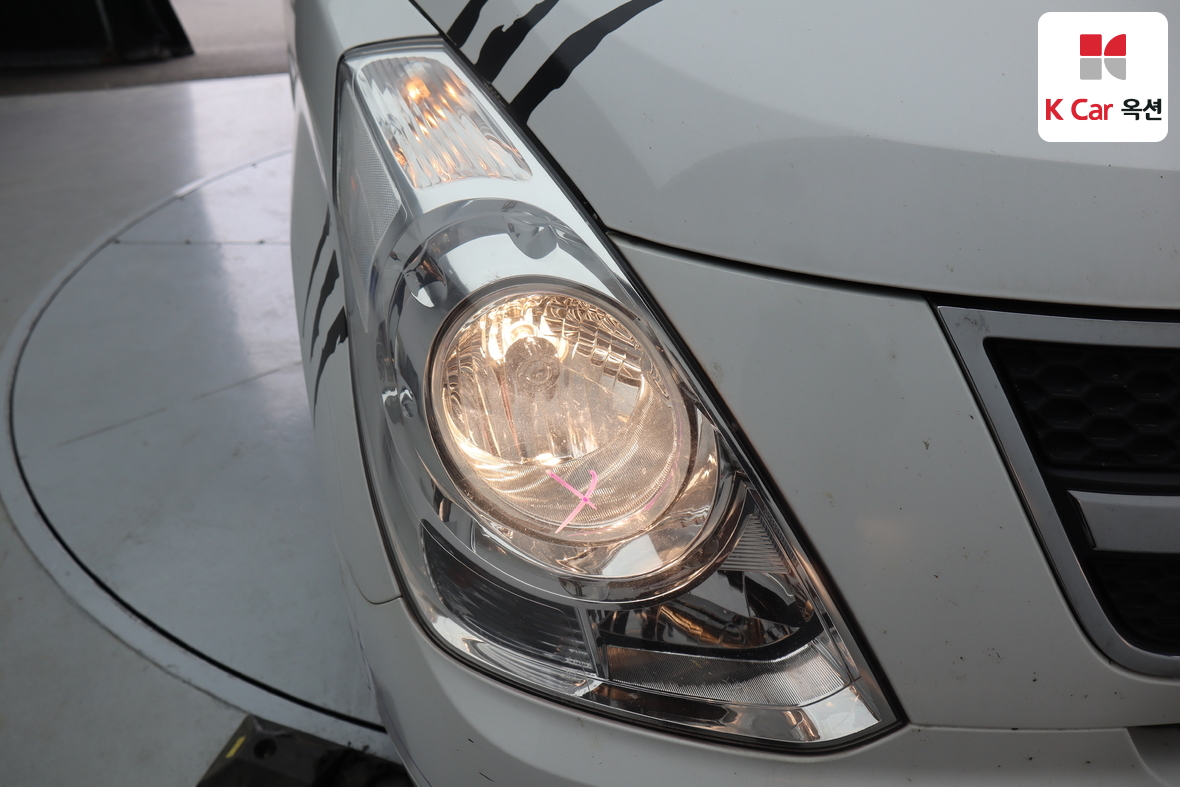 Hyundai Grand Starex - 48