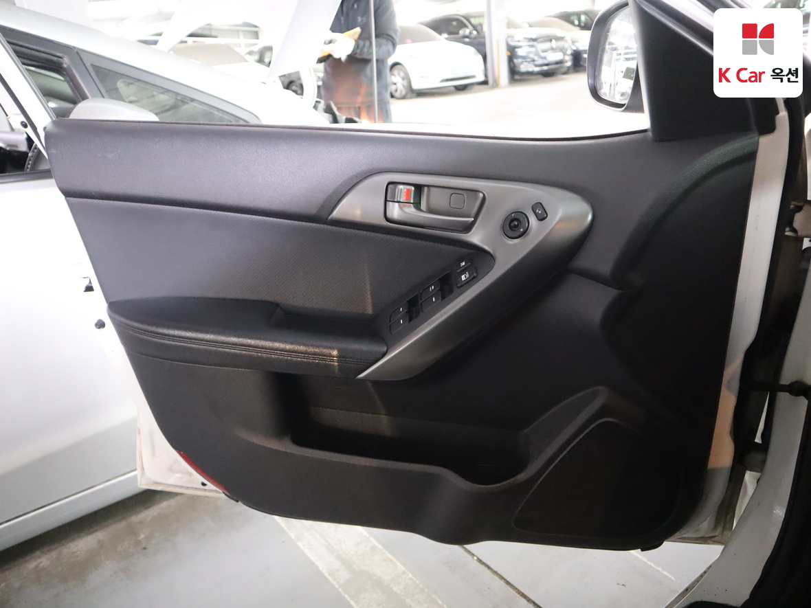 Kia Forte 2011 - Image 8