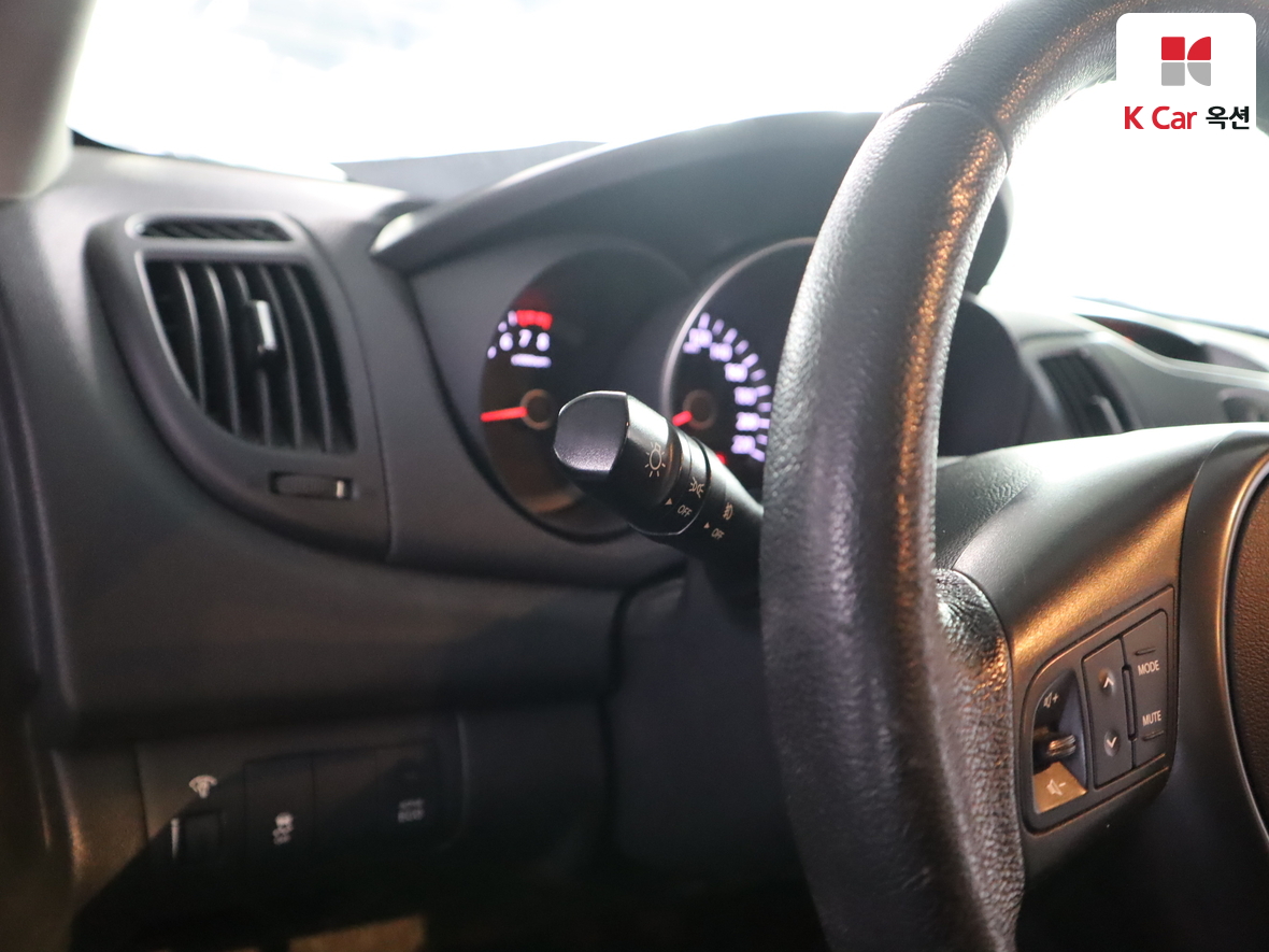 Kia Forte 2011 - Image 9