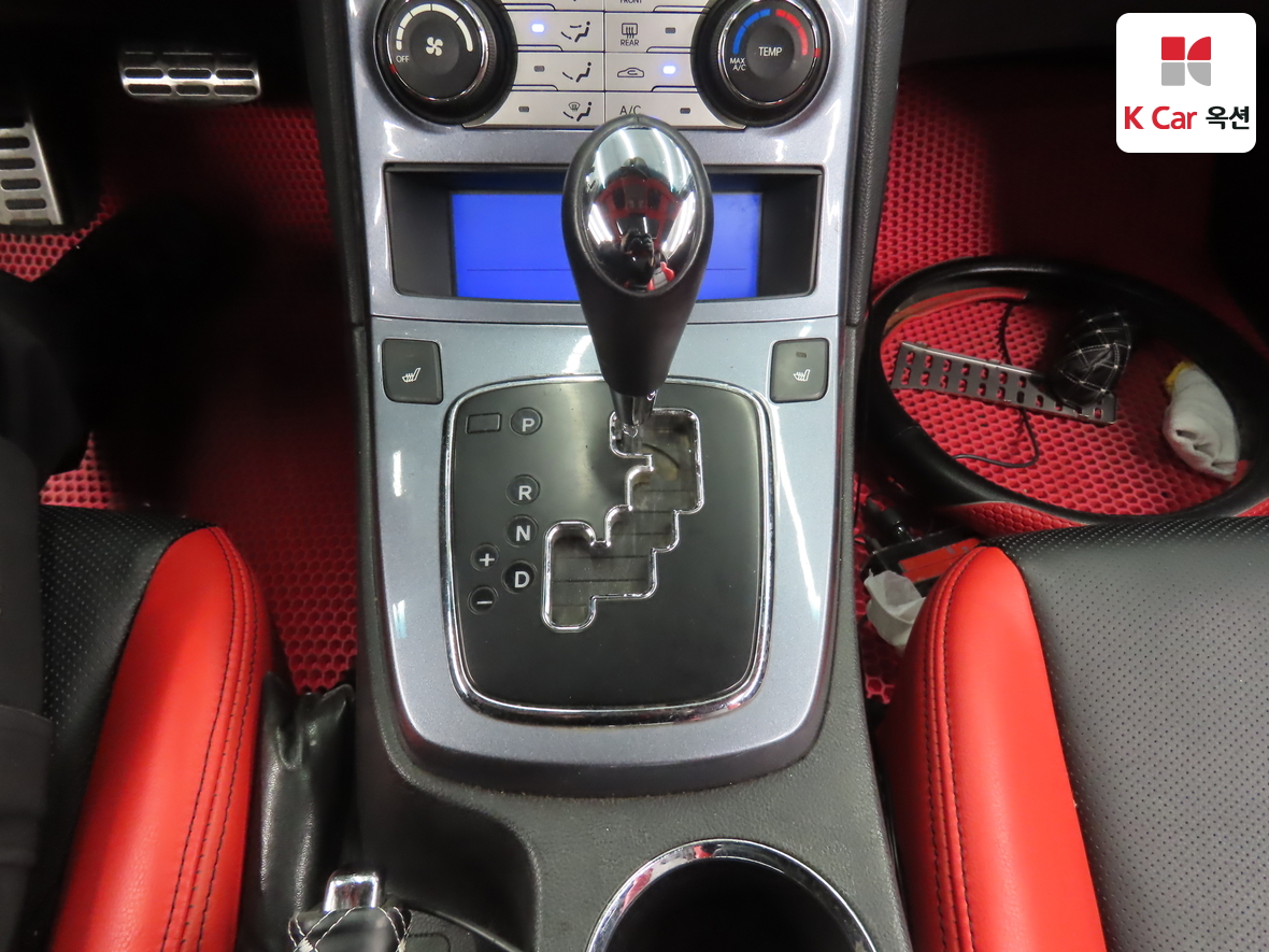 Hyundai Genesis 2010 - Image 17