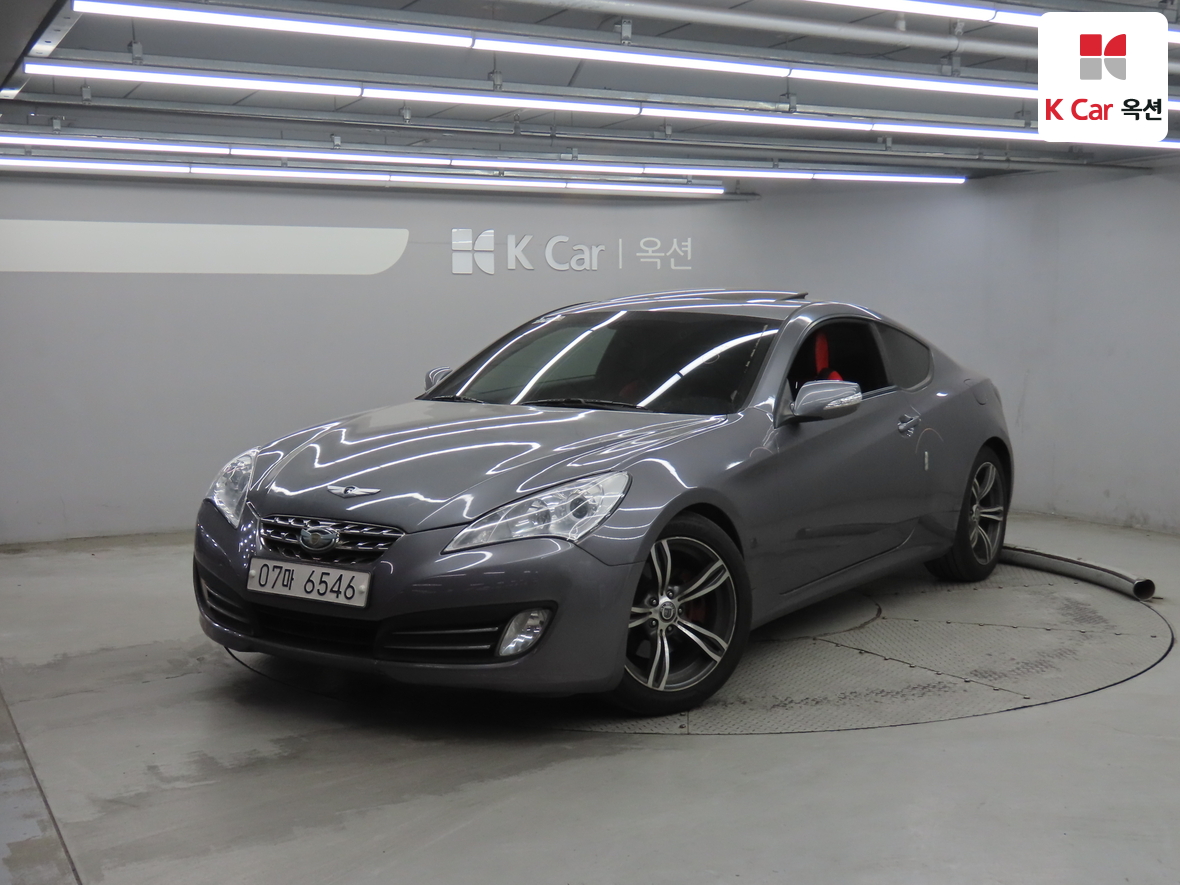 Hyundai Genesis 2010 - Image 1