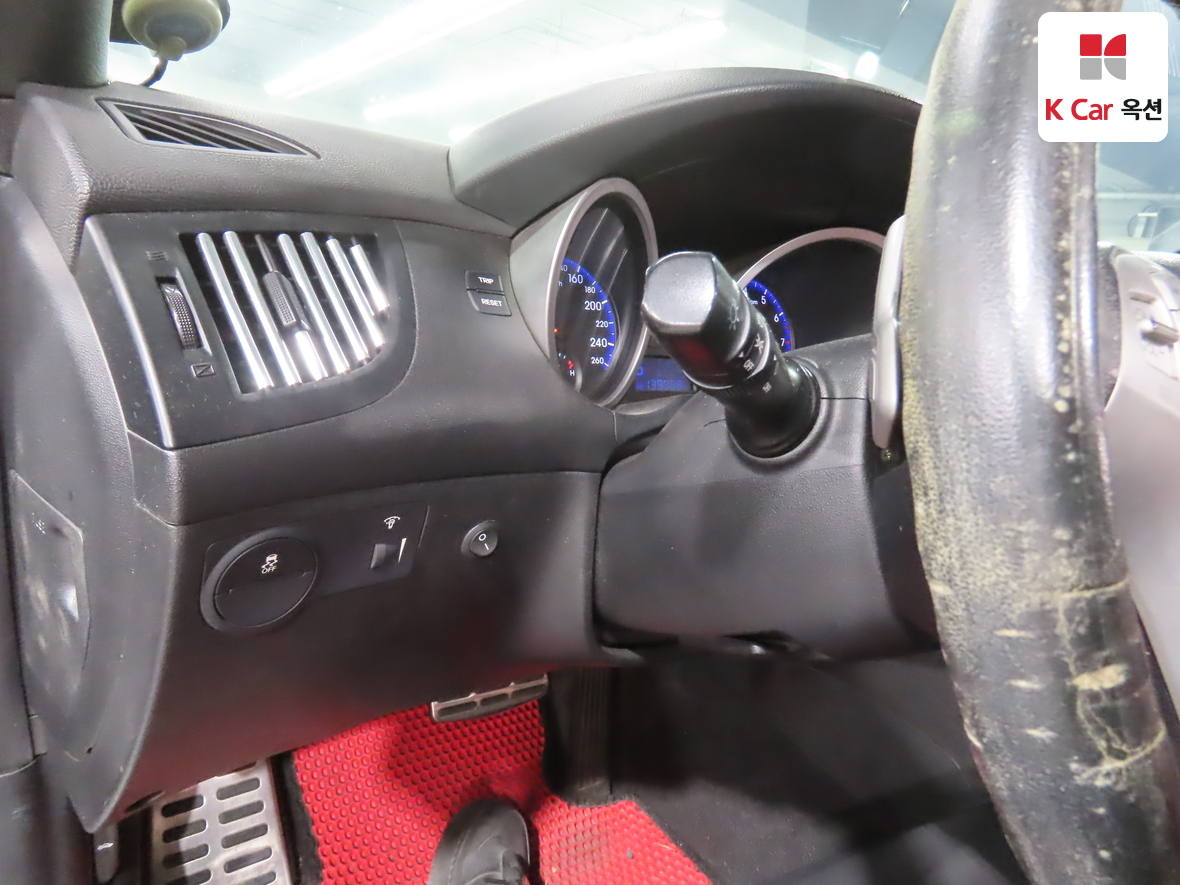 Hyundai Genesis 2010 - Image 9