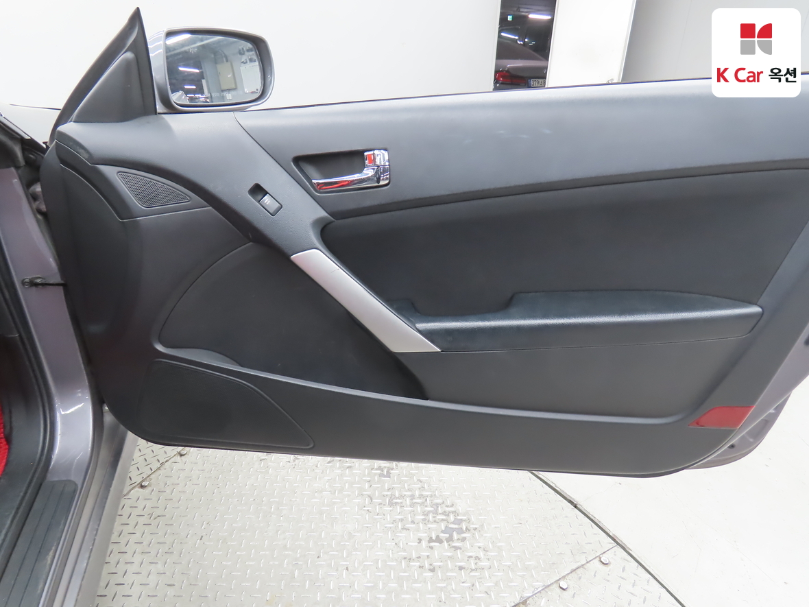 Hyundai Genesis 2010 - Image 27