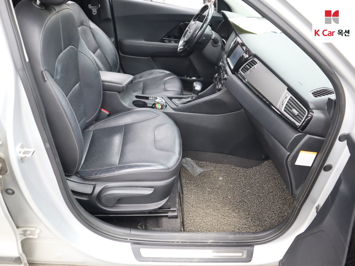 Kia Niro - 31
