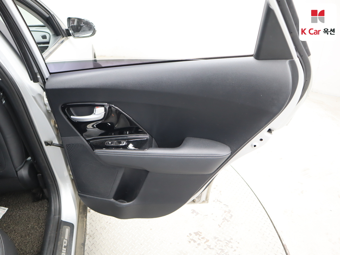 Kia Niro - 28