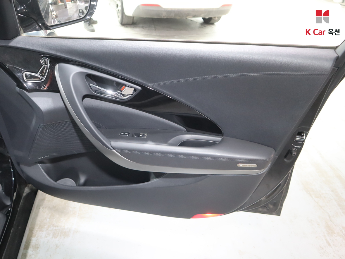 Hyundai AZERA 2014 - Image 29