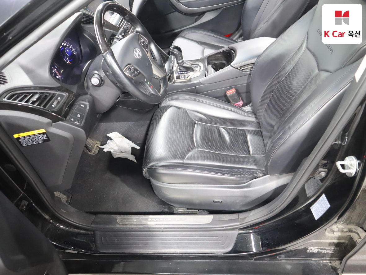 Hyundai AZERA 2014 - Image 18
