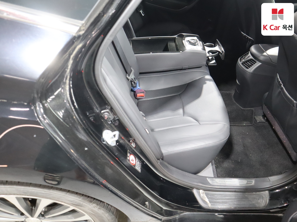Hyundai AZERA 2014 - Image 28