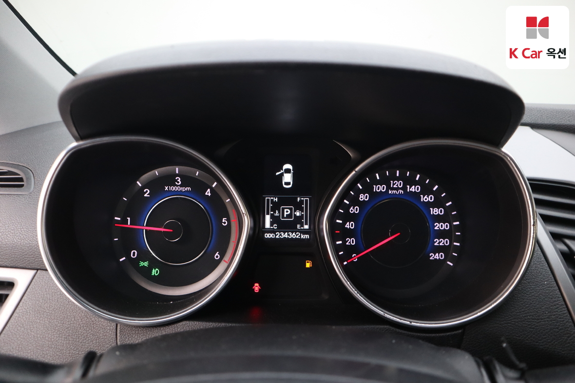 Hyundai Elantra - 5