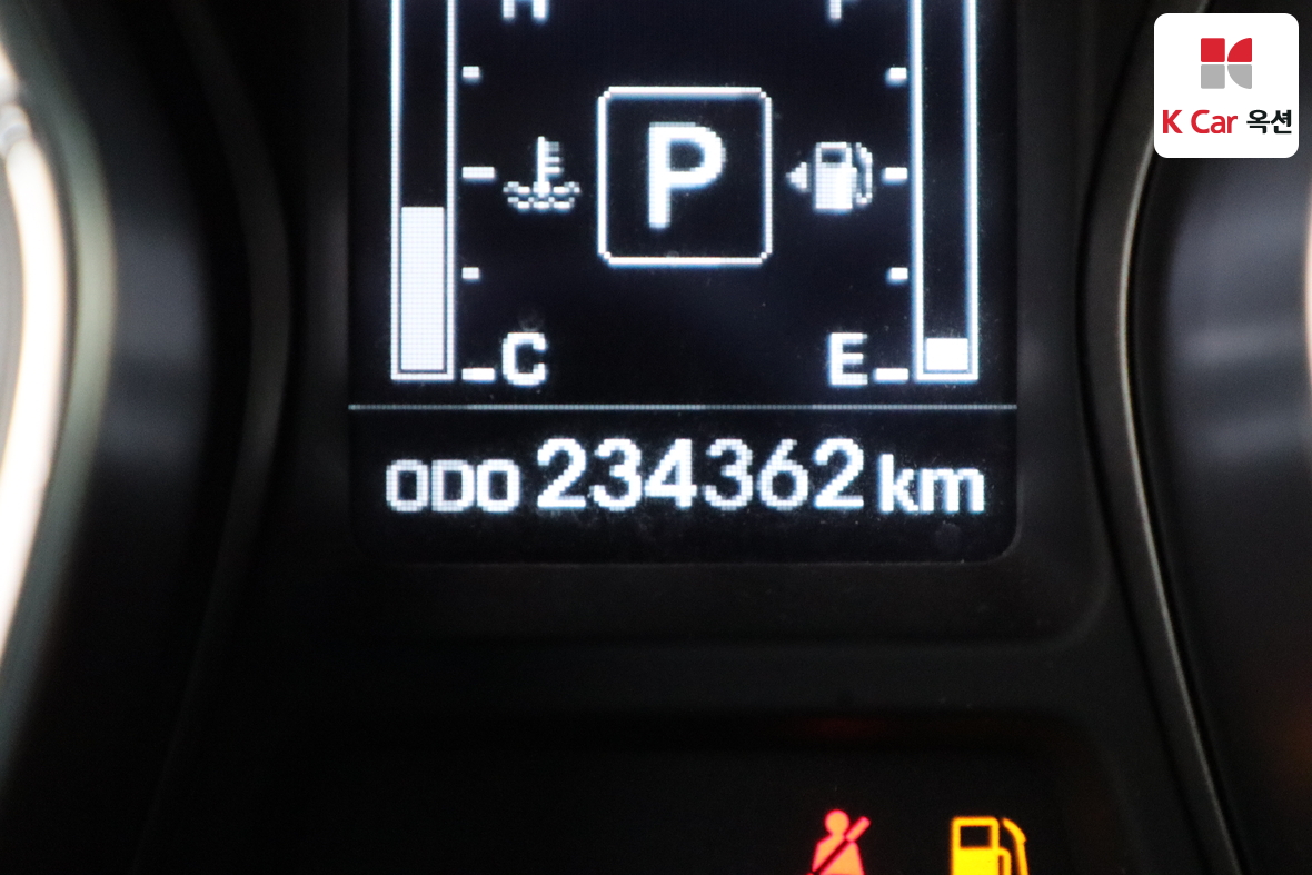 Hyundai Elantra - 4