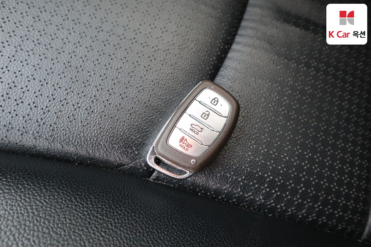 Hyundai Elantra - 16