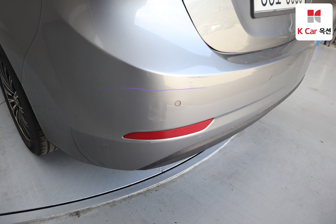 Hyundai Elantra - 41