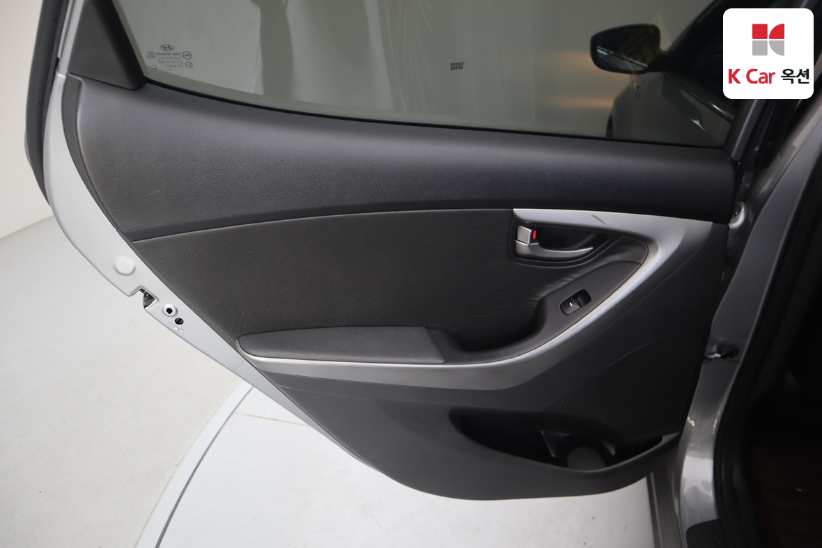 Hyundai Elantra - 20