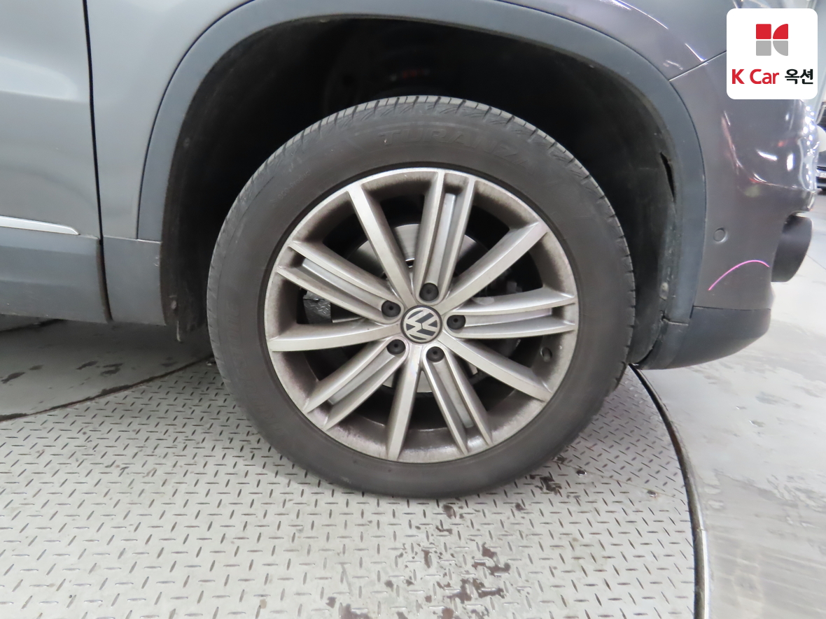 Volkswagen Tiguan - 54