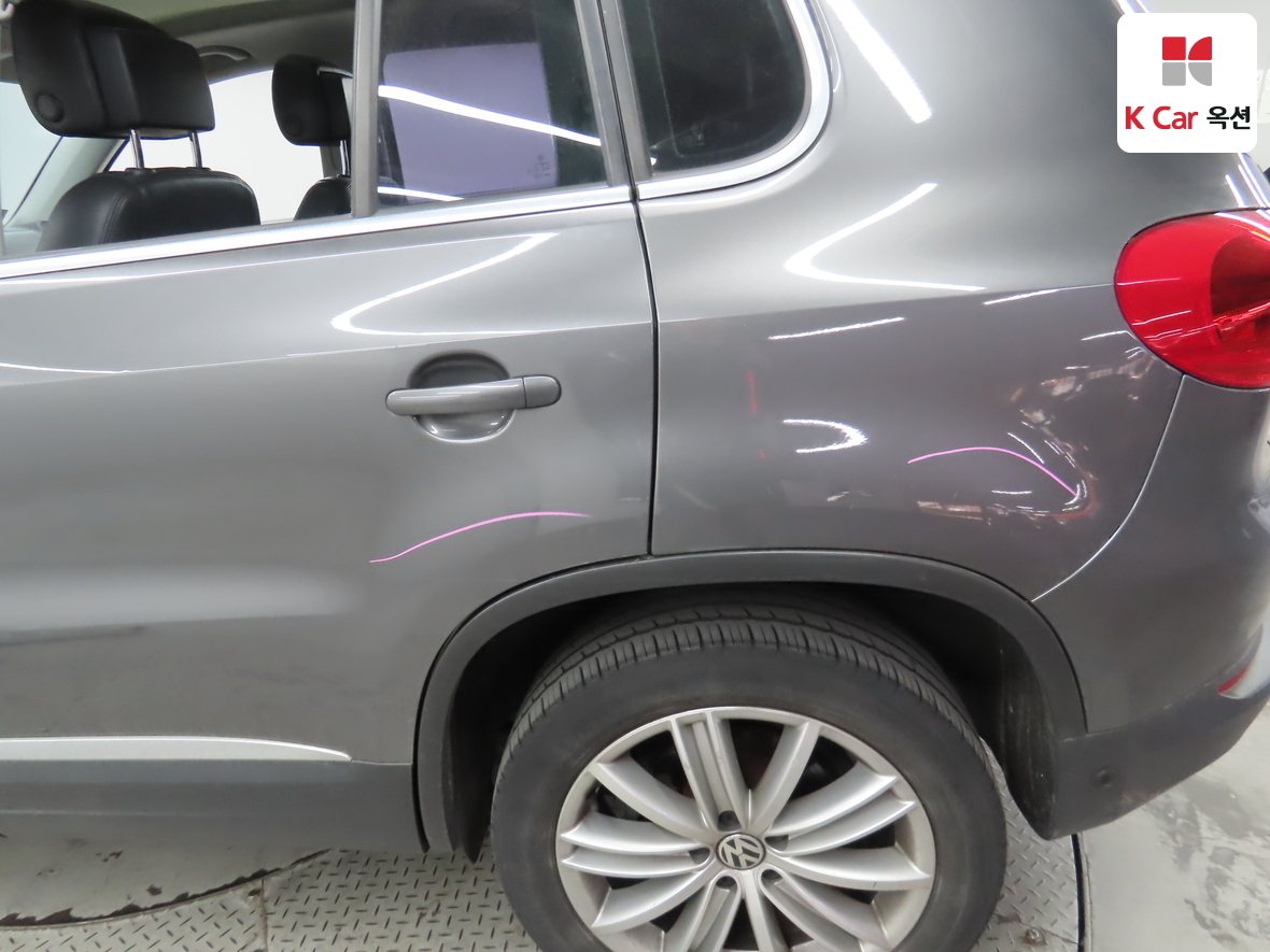 Volkswagen Tiguan - 43