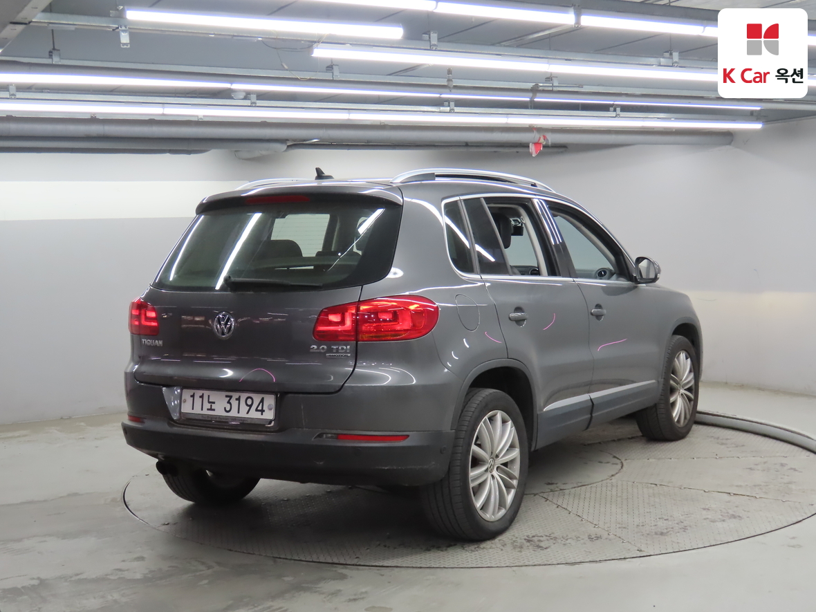 Volkswagen Tiguan - 2