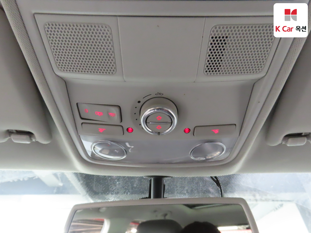 Volkswagen Tiguan - 12