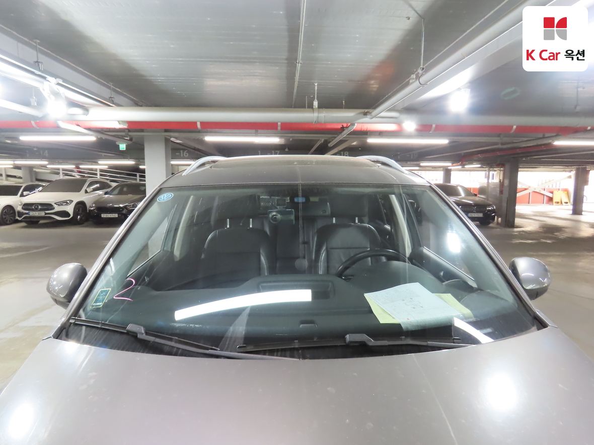 Volkswagen Tiguan - 38