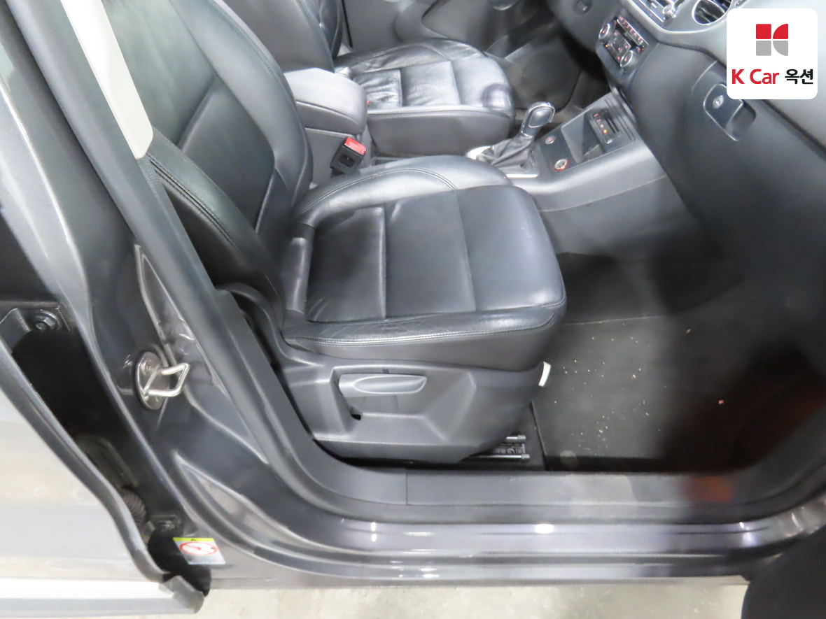 Volkswagen Tiguan - 34