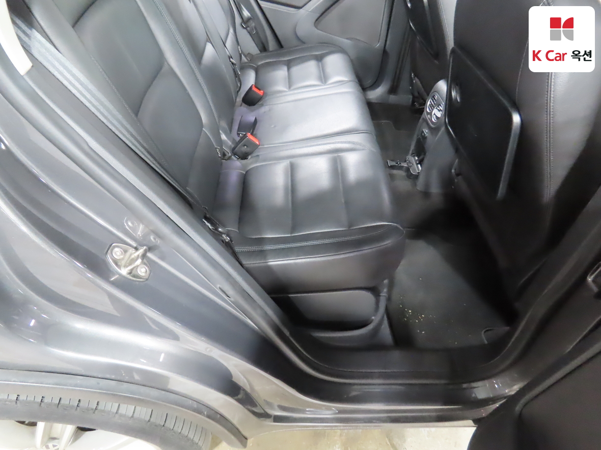 Volkswagen Tiguan - 32