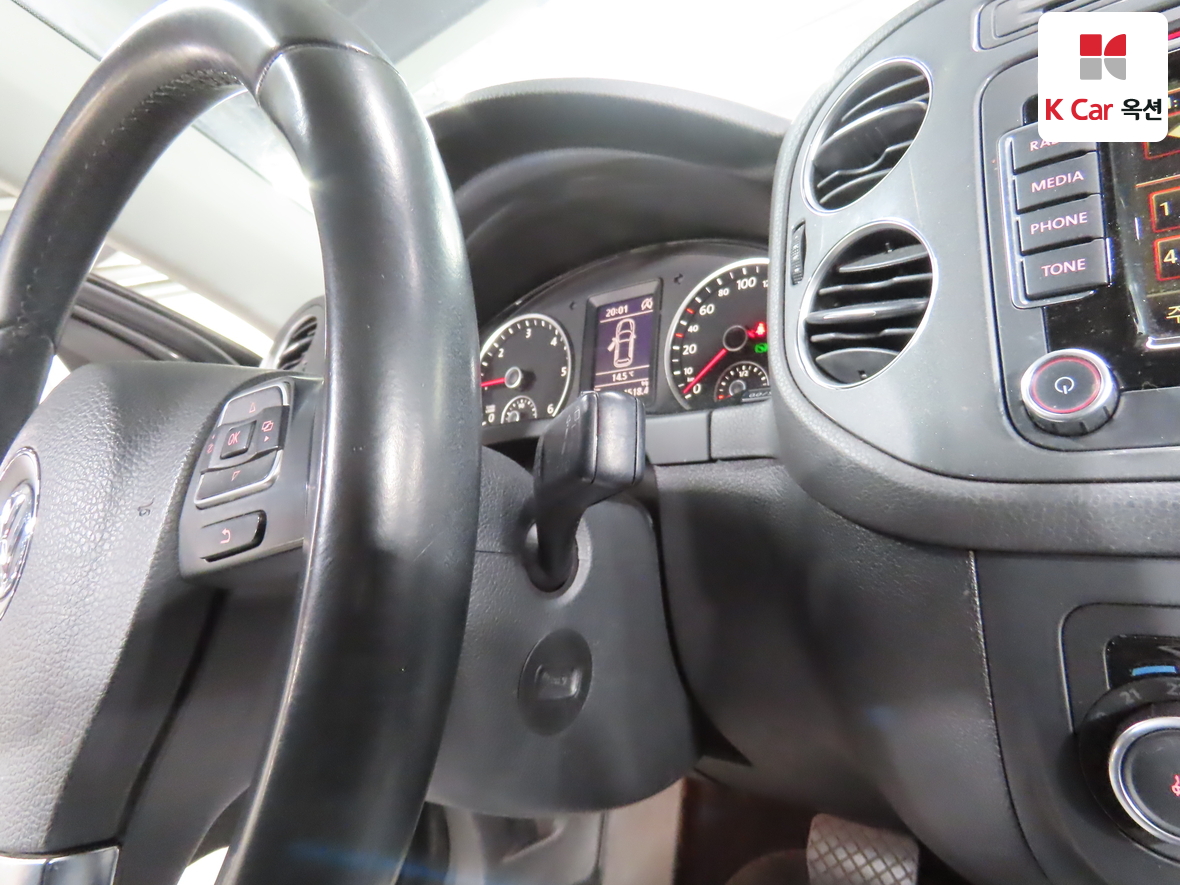 Volkswagen Tiguan - 11