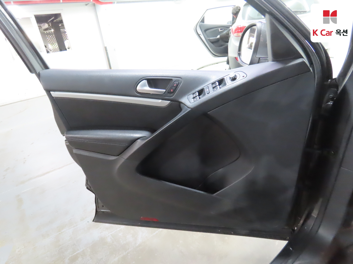 Volkswagen Tiguan - 8