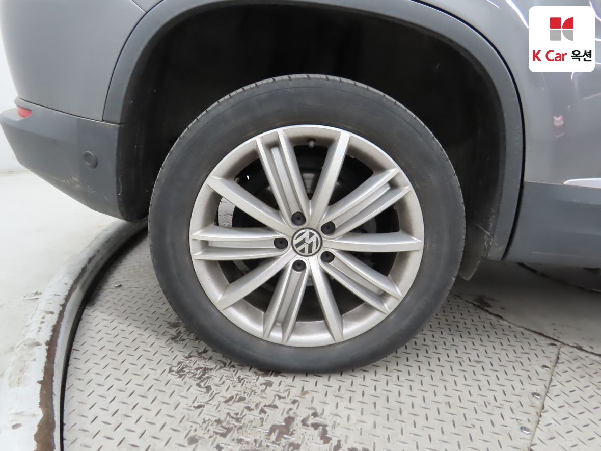 Volkswagen Tiguan - 53