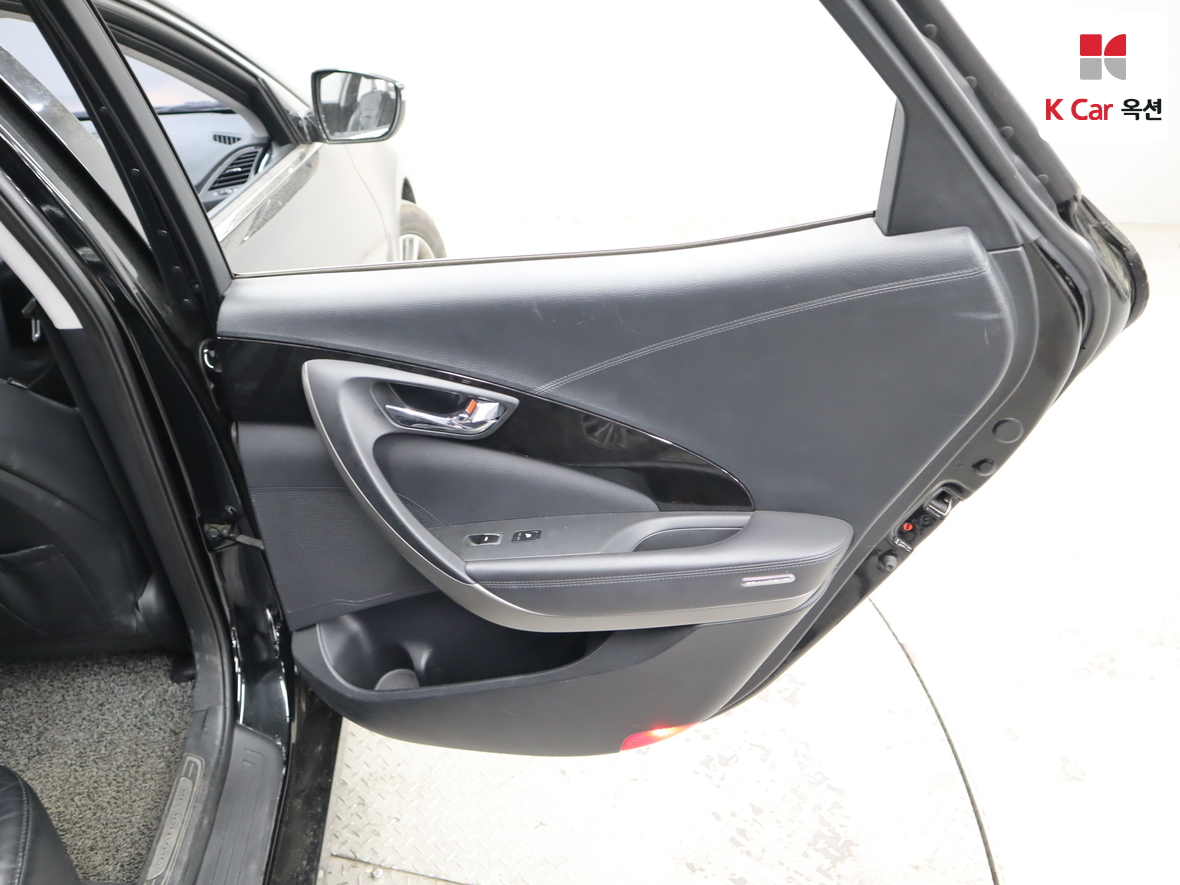 Hyundai AZERA 2016 - Image 27