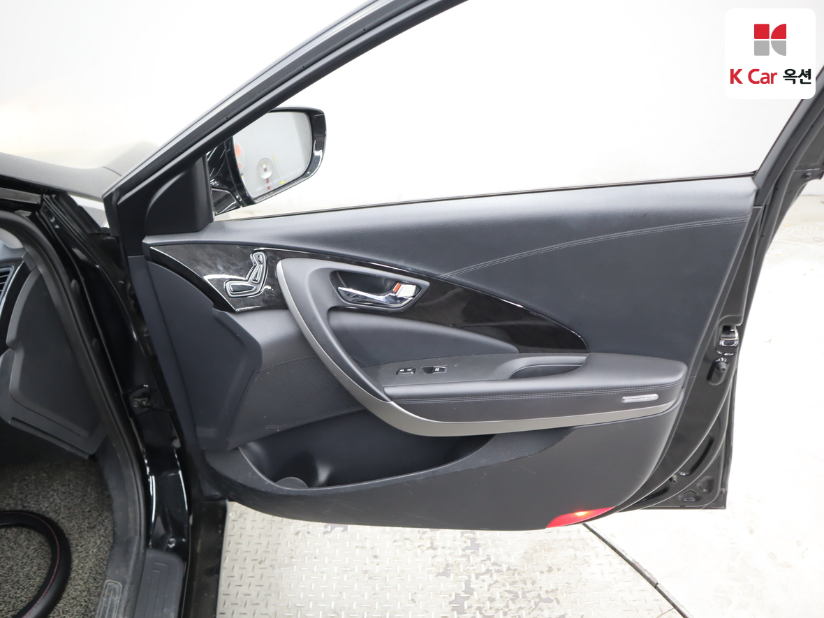 Hyundai AZERA 2016 - Image 29