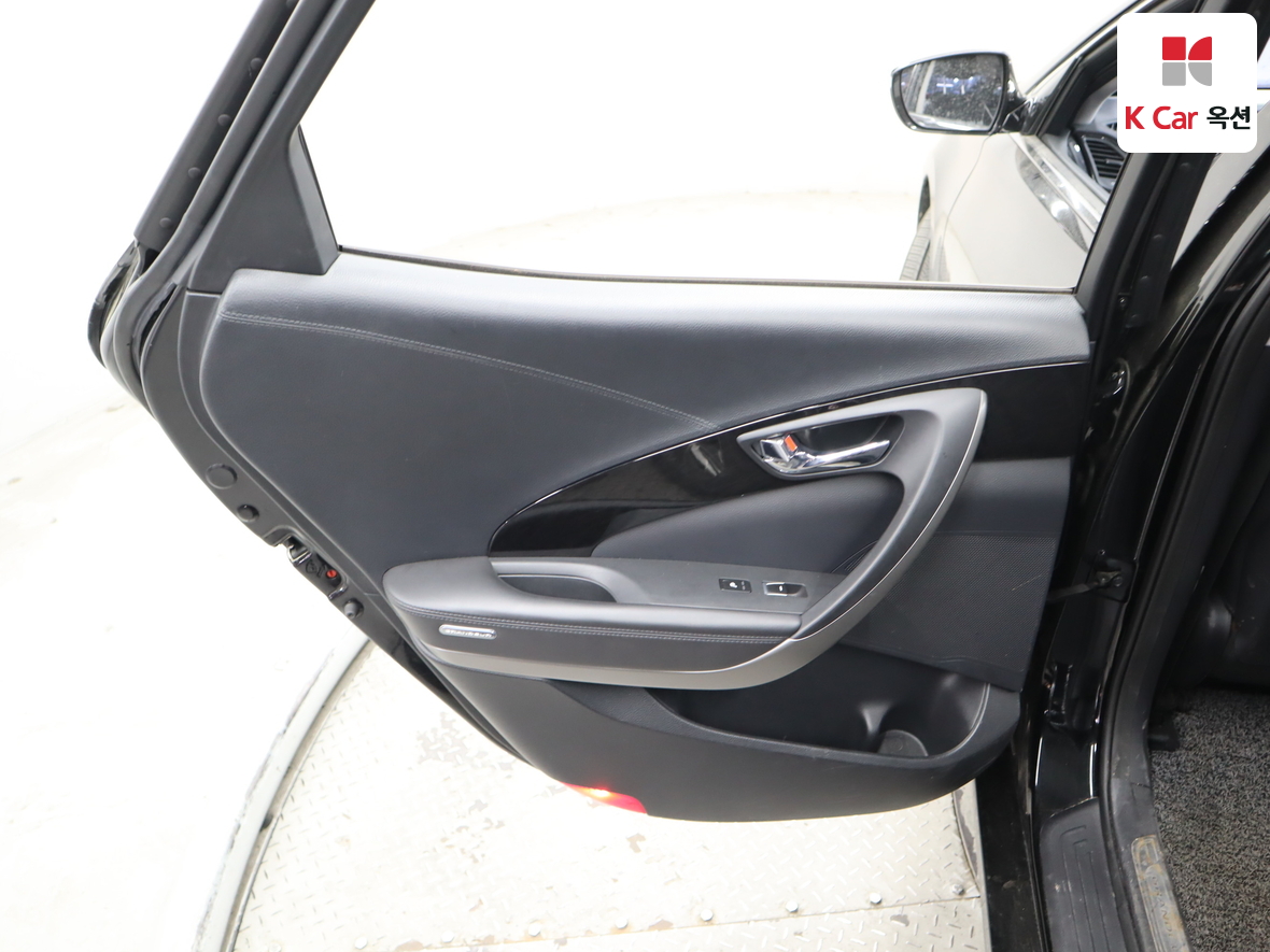 Hyundai AZERA 2016 - Image 23