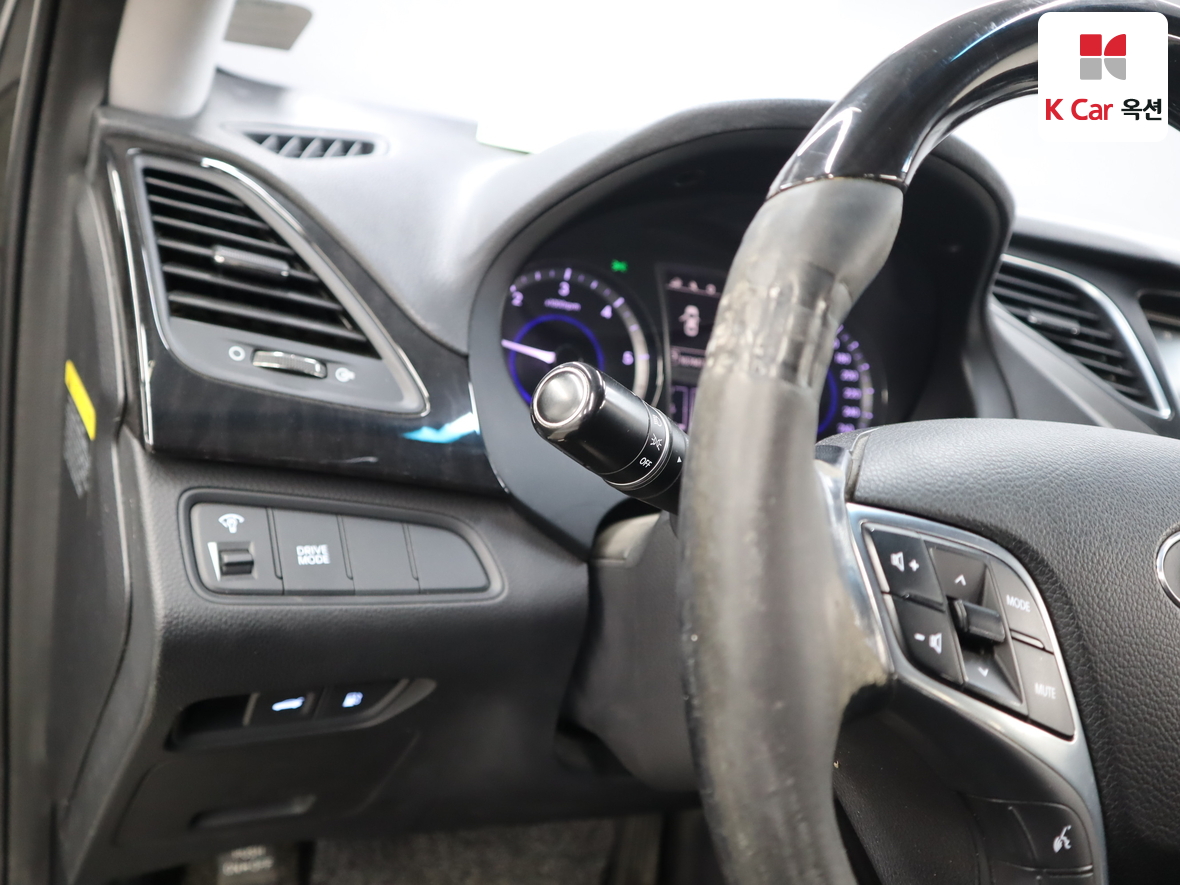 Hyundai AZERA 2016 - Image 9