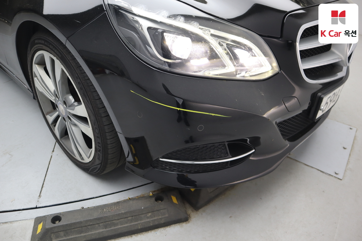 Mercedes-Benz E-Class - 39