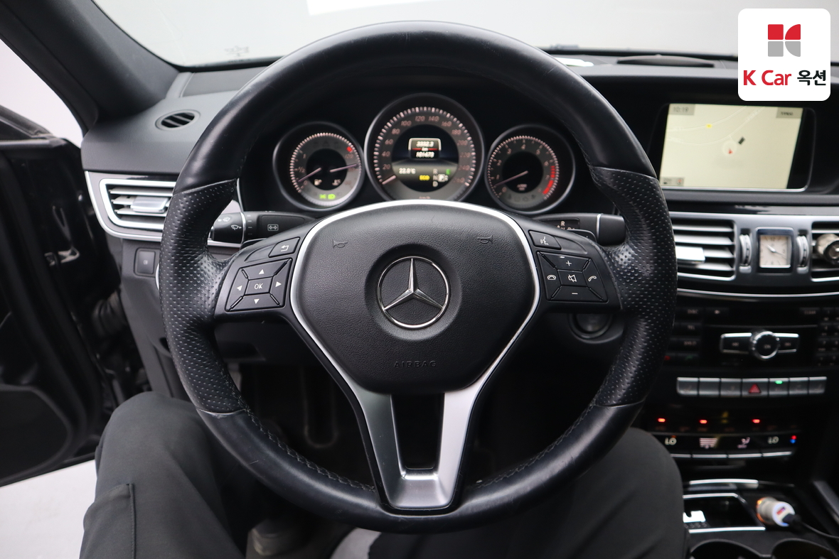 Mercedes-Benz E-Class - 10