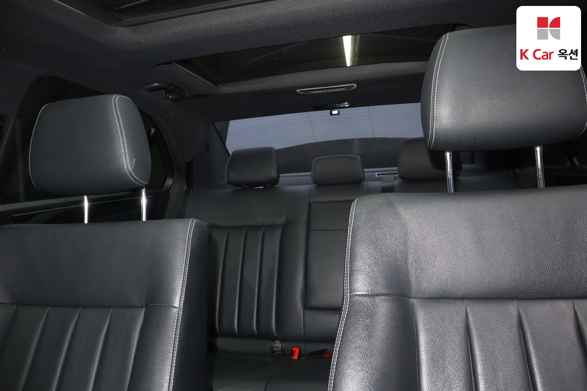 Mercedes-Benz E-Class - 20