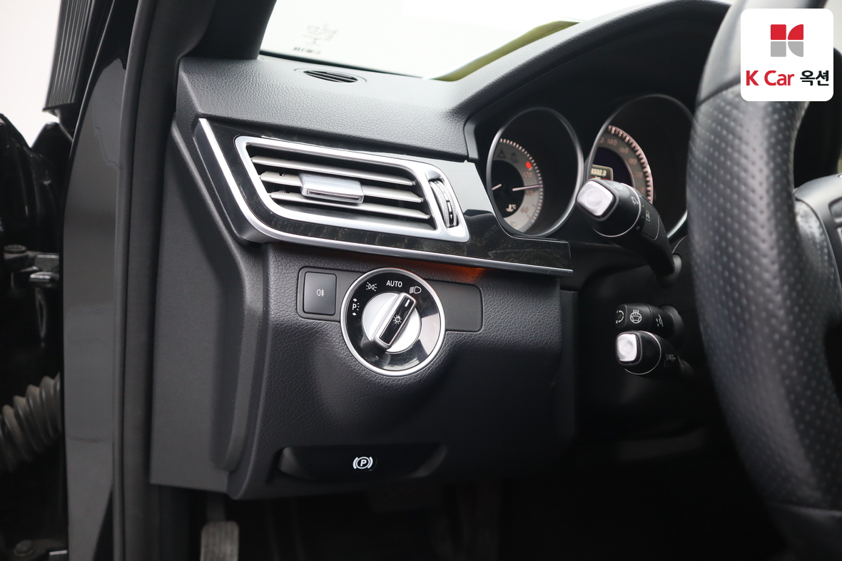 Mercedes-Benz E-Class - 9