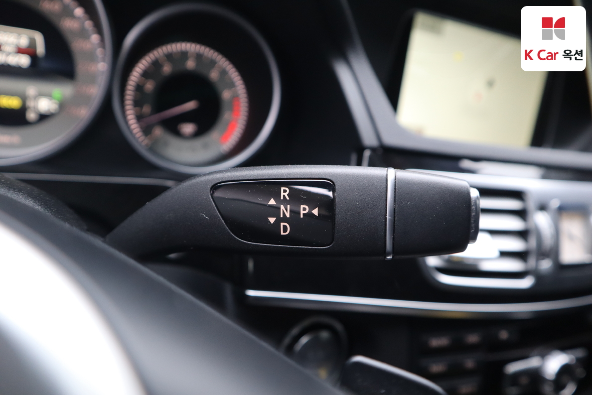 Mercedes-Benz E-Class - 18
