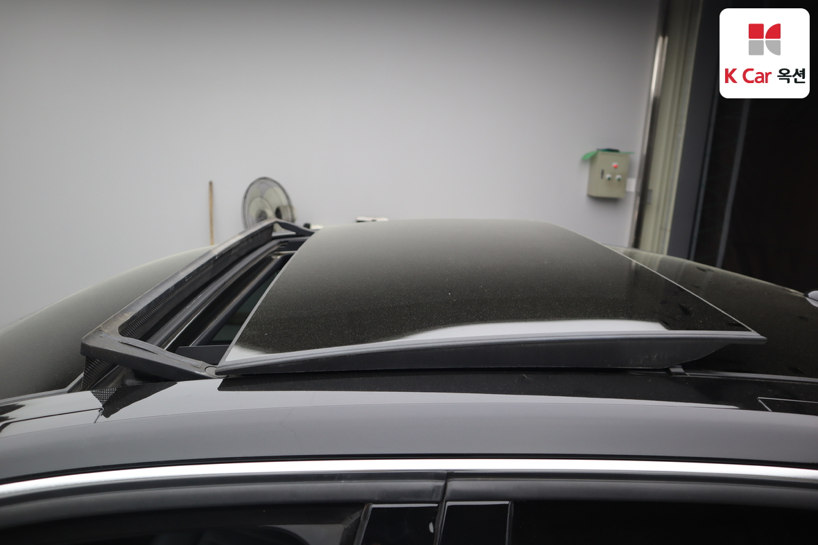 Mercedes-Benz E-Class - 26