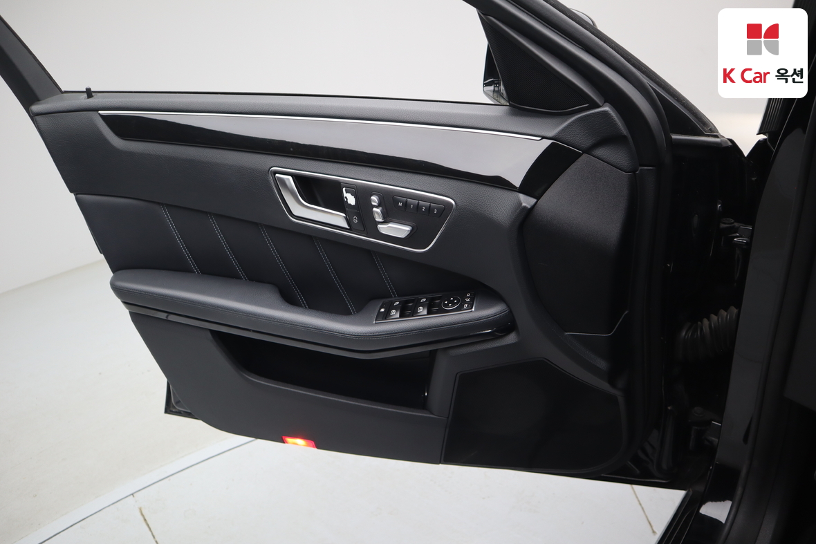 Mercedes-Benz E-Class - 8