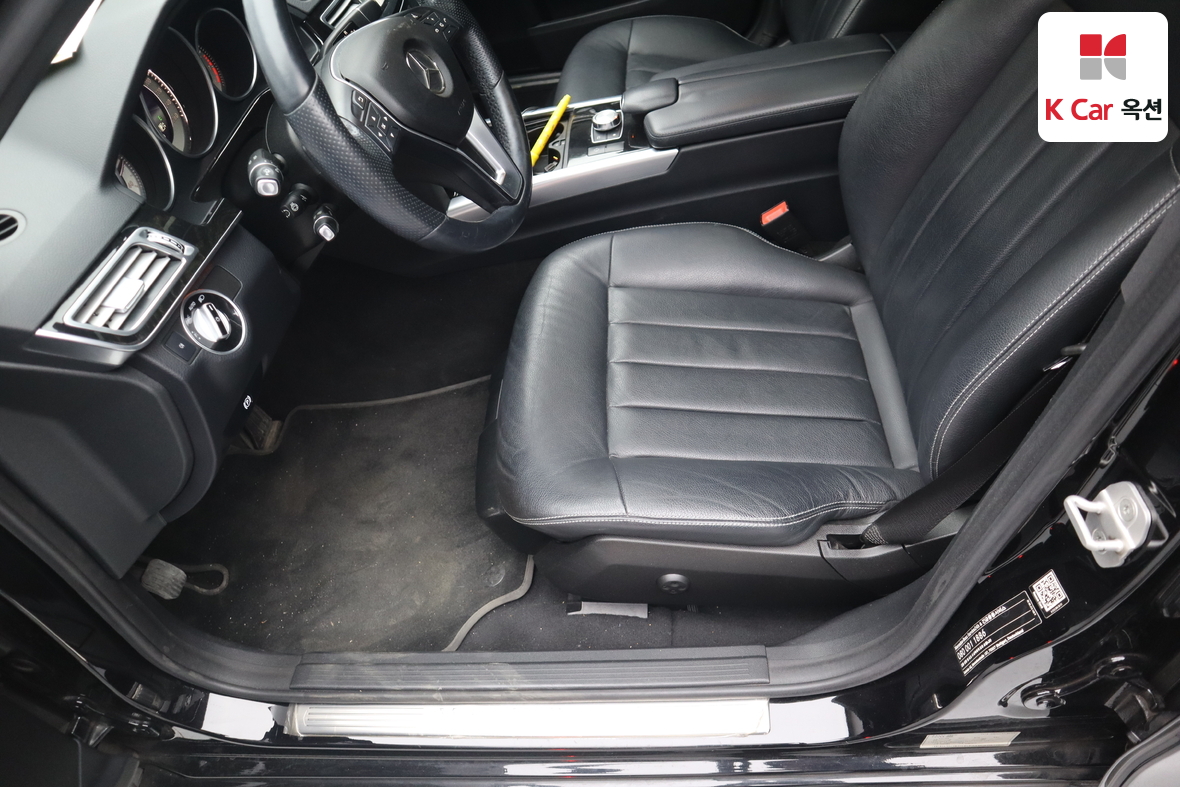 Mercedes-Benz E-Class - 21