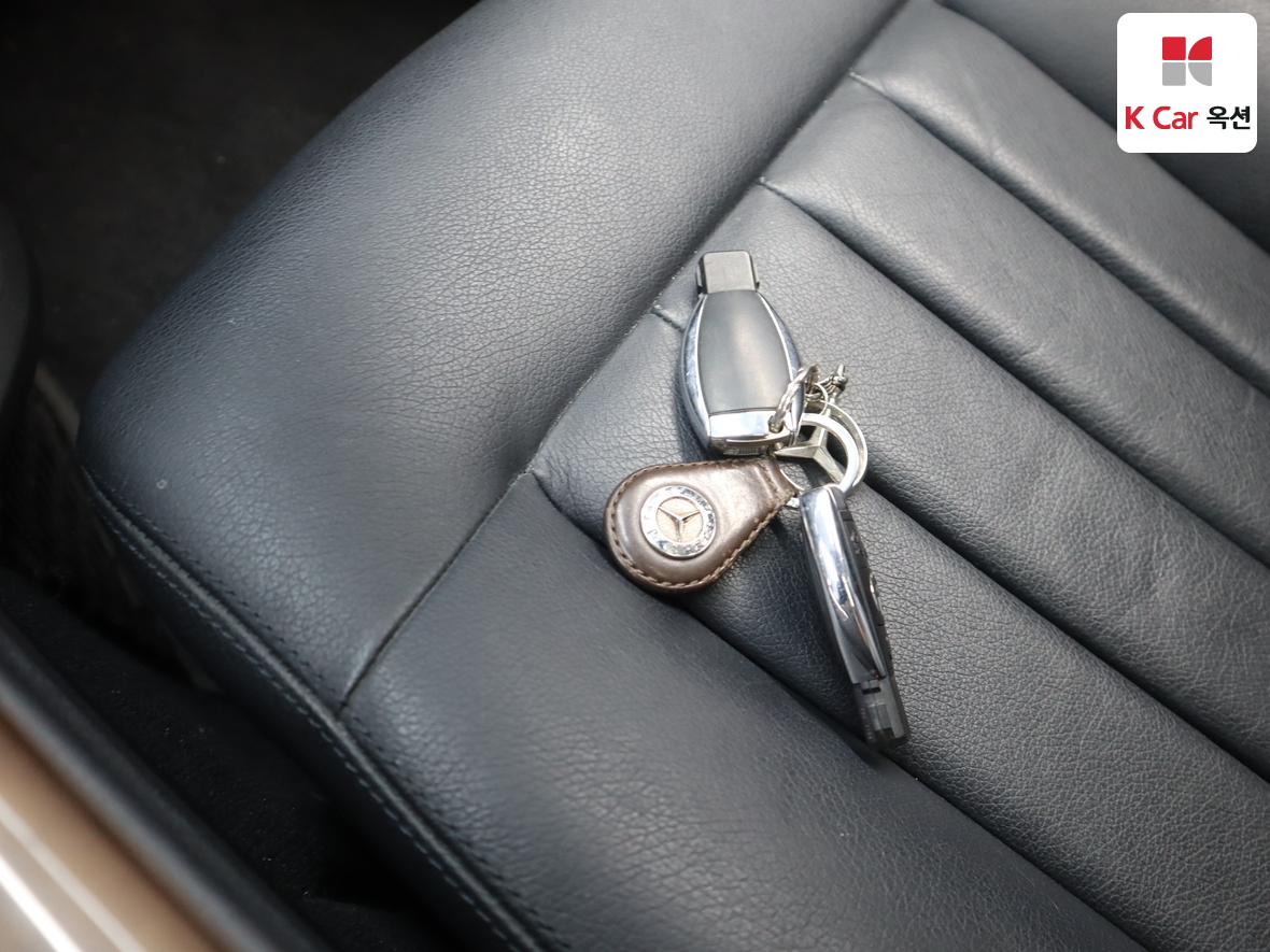 Mercedes-Benz E-Class - 17