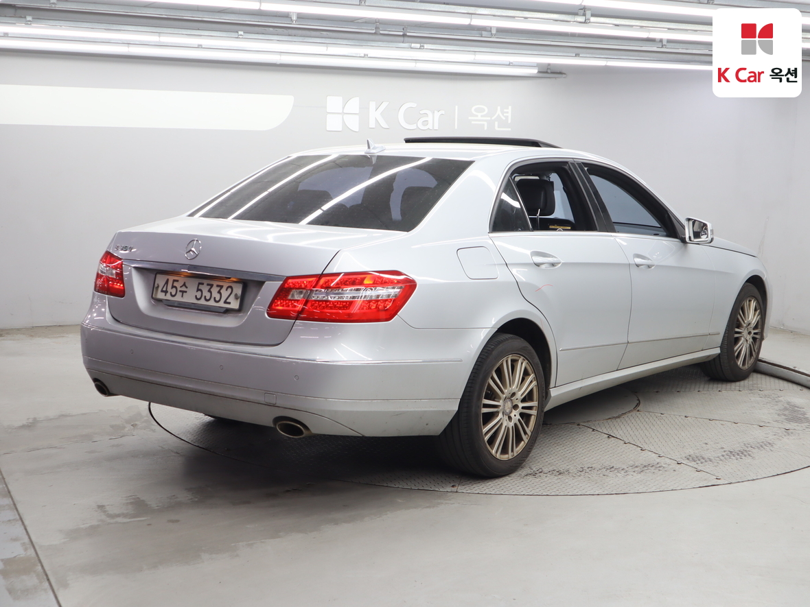 Mercedes-Benz E-Class - 2