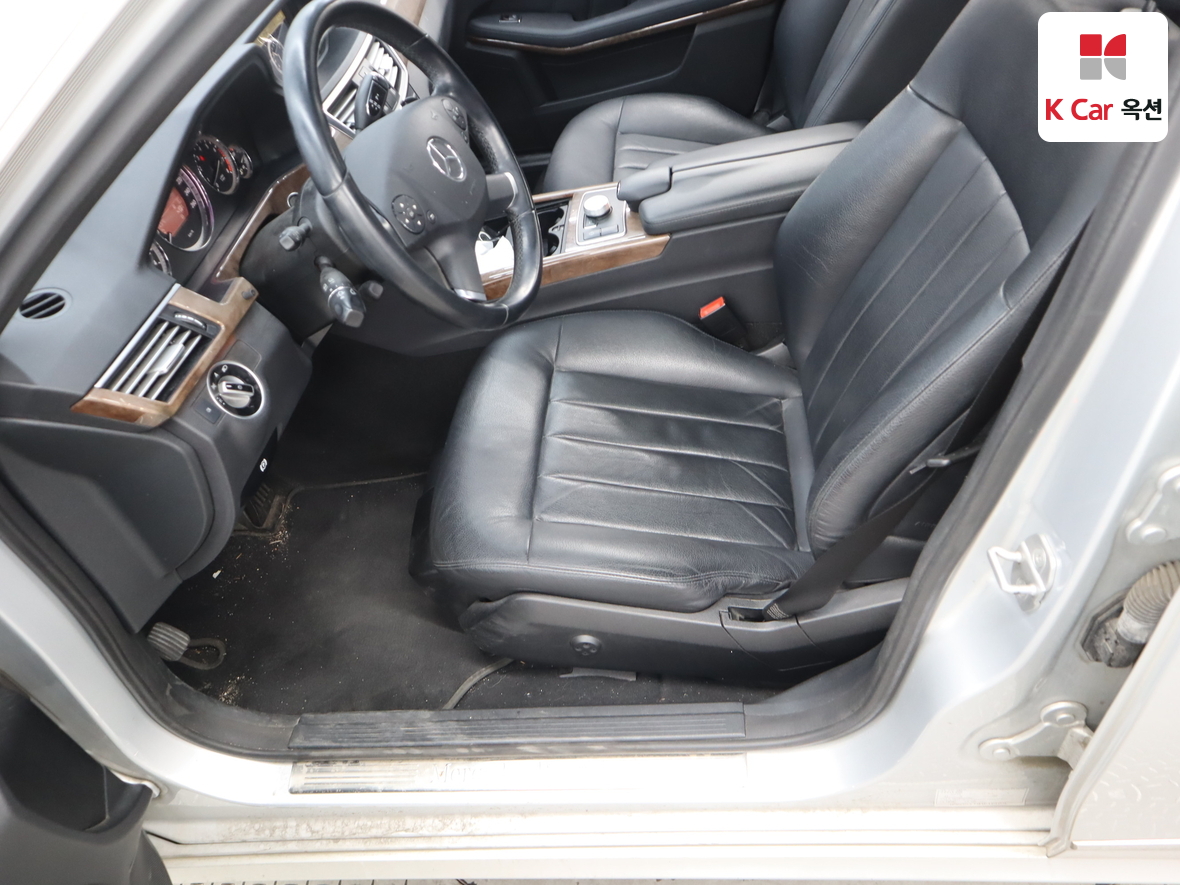 Mercedes-Benz E-Class - 18