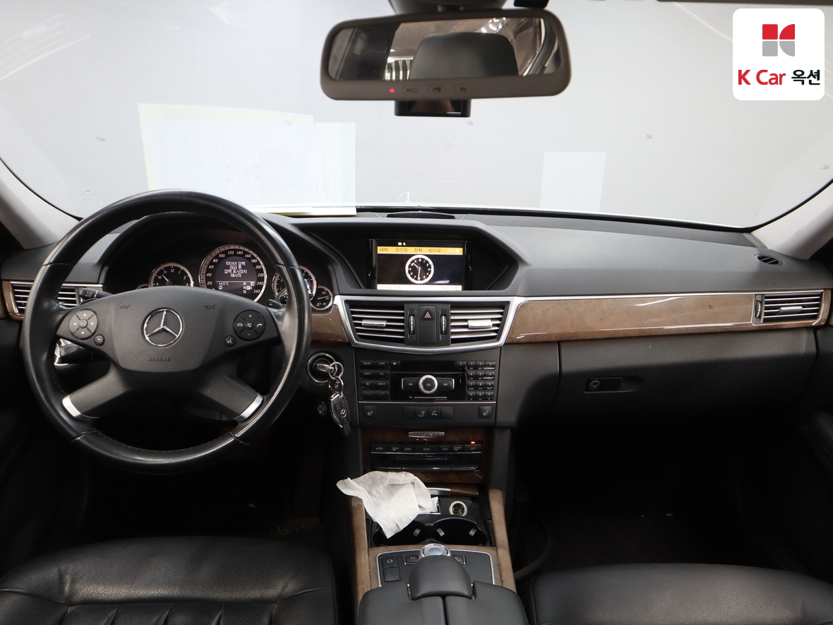 Mercedes-Benz E-Class - 3