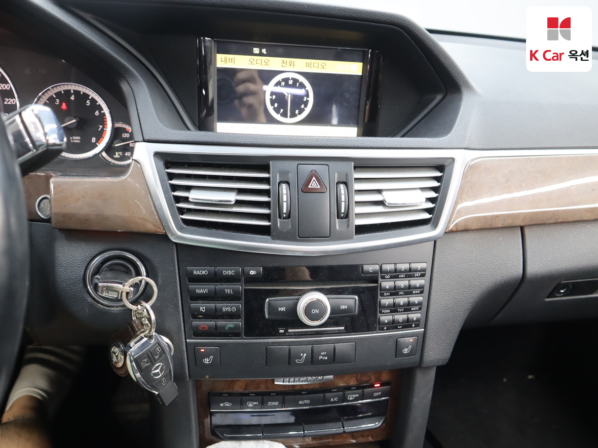 Mercedes-Benz E-Class - 6